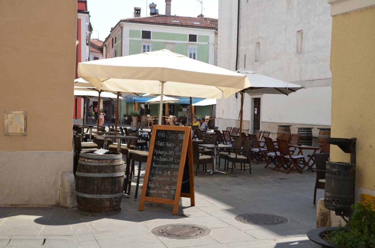Stone Wall Apartment Izola Exterior photo